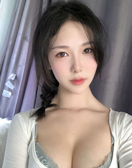 漂亮的嫂子3_4K动漫在线观看